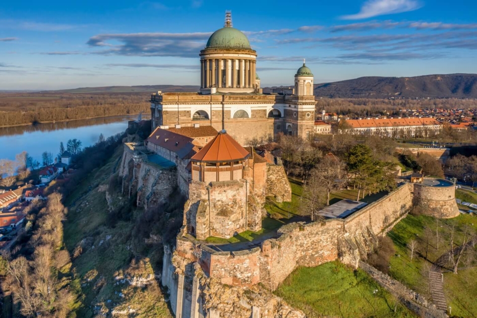 esztergom 233qyefaop7zj1mbe0icibg7e0an31519fw